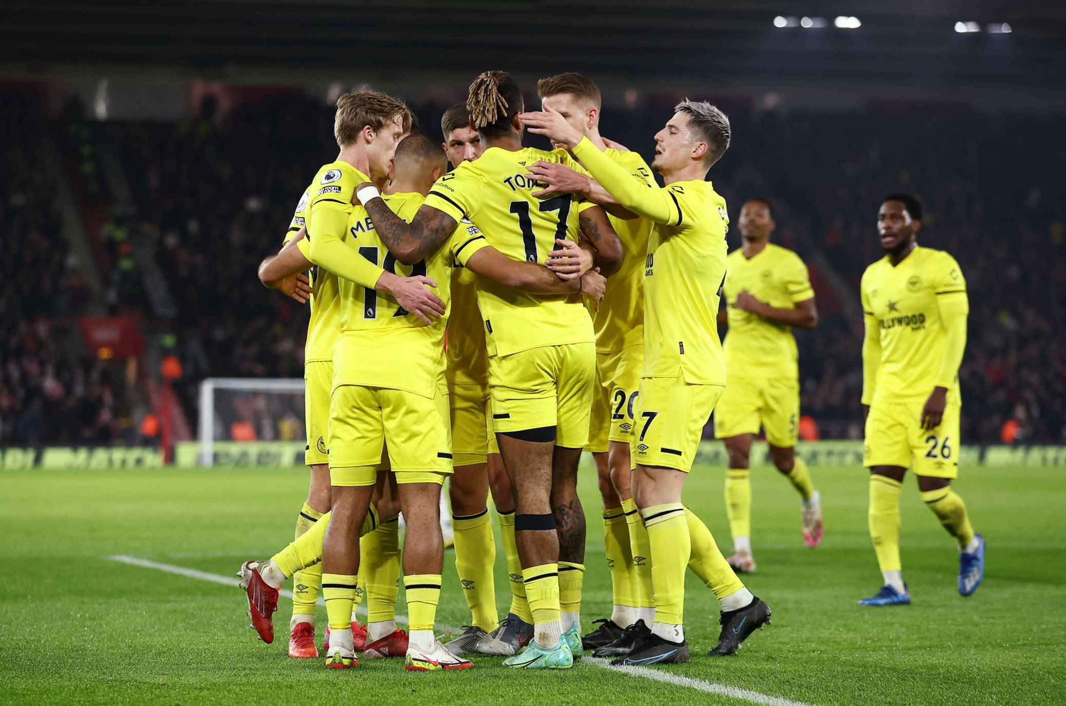 更是对他成 更是对他成